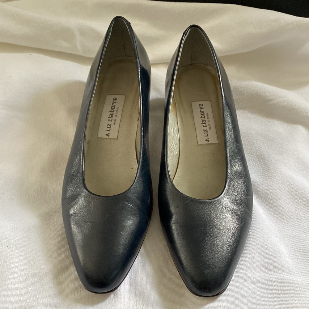 Vintage Liz Claibborne navy blue 2" tulip heels pumps - Picture 2 of 9